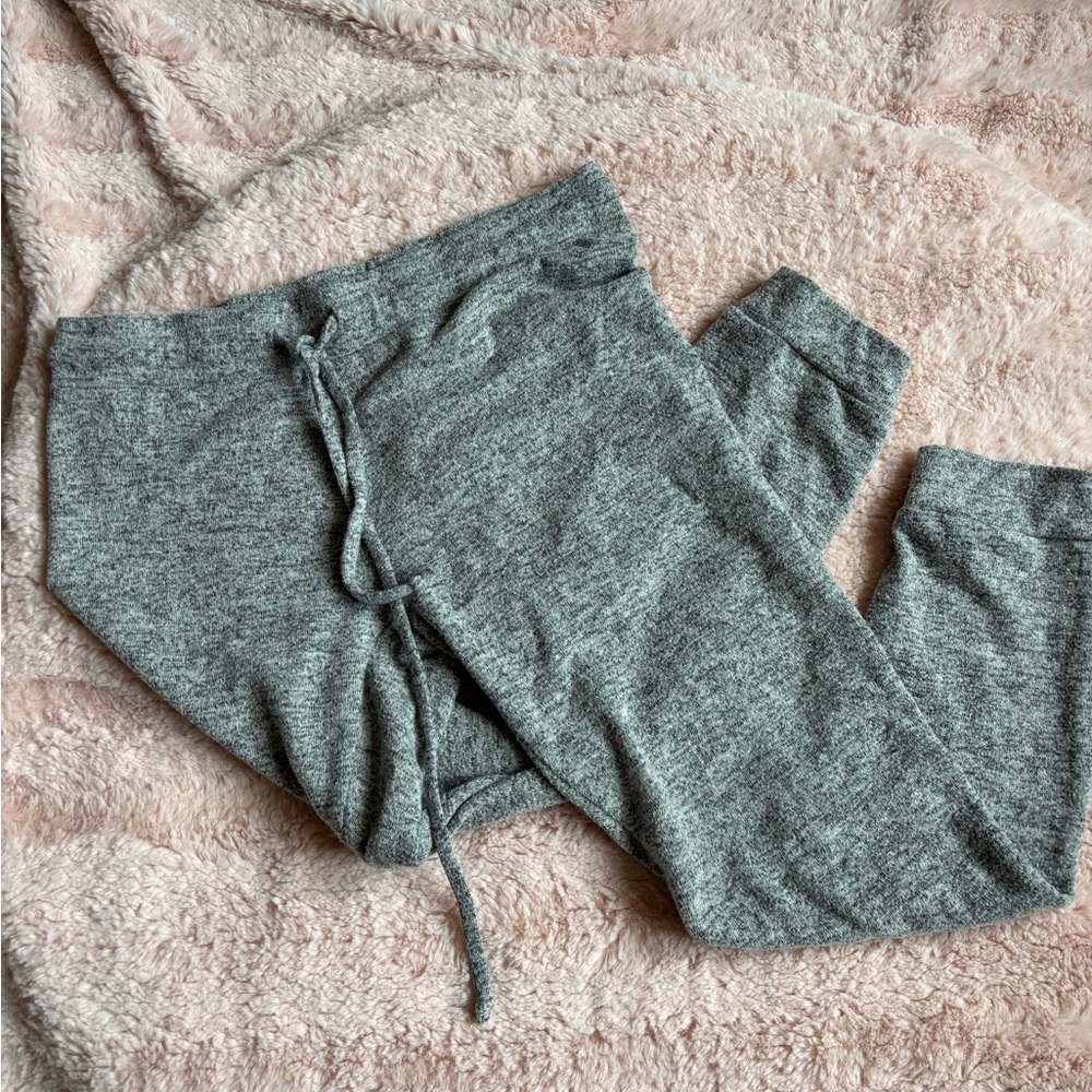 heathered grey sweatpants